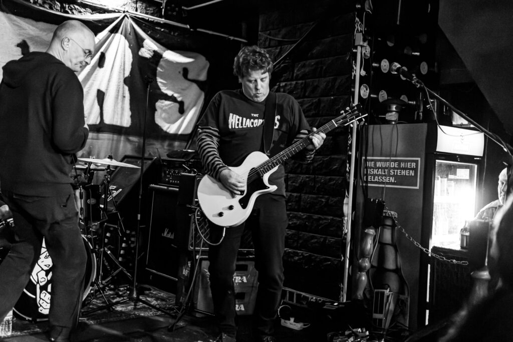 FLAG JERKS (2023-12-26) — photograph 4