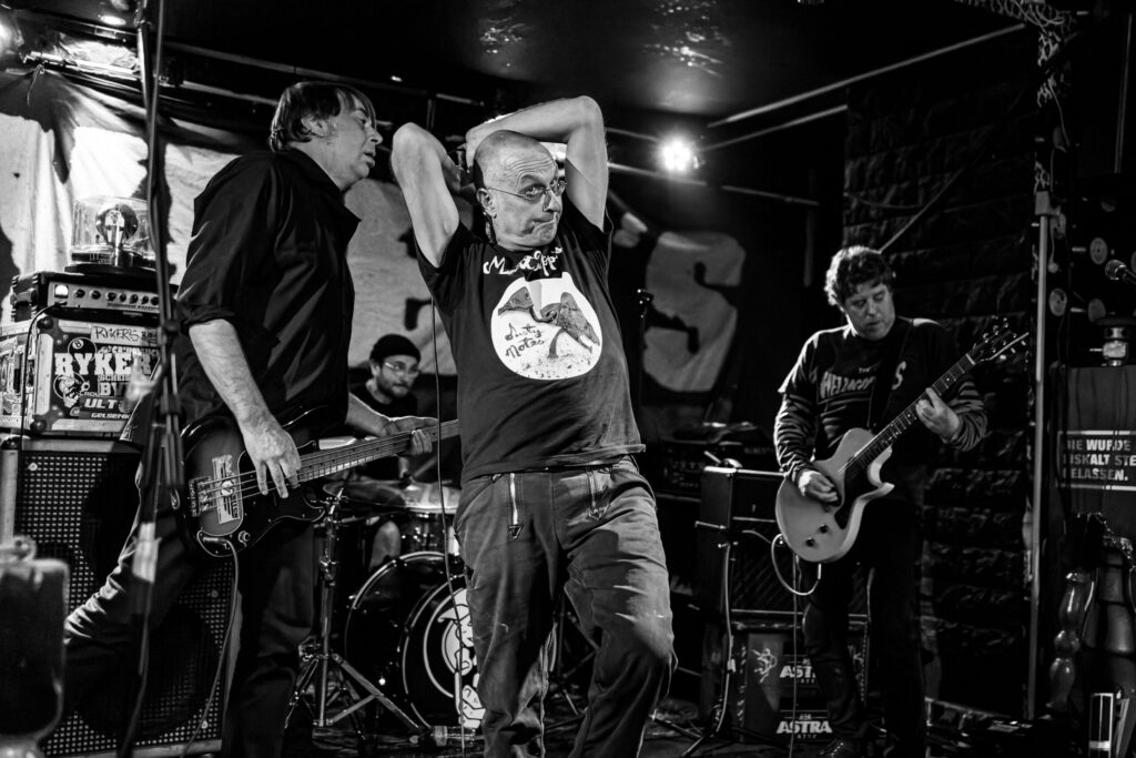 FLAG JERKS (2023-12-26) — photograph 14