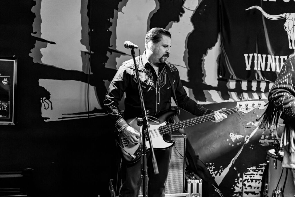 THE OUTLAW VINNIE STIGMA (2025-11-06) — photograph 2