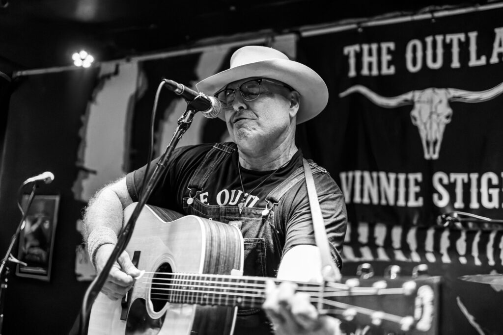 THE OUTLAW VINNIE STIGMA (2025-11-06) — photograph 7