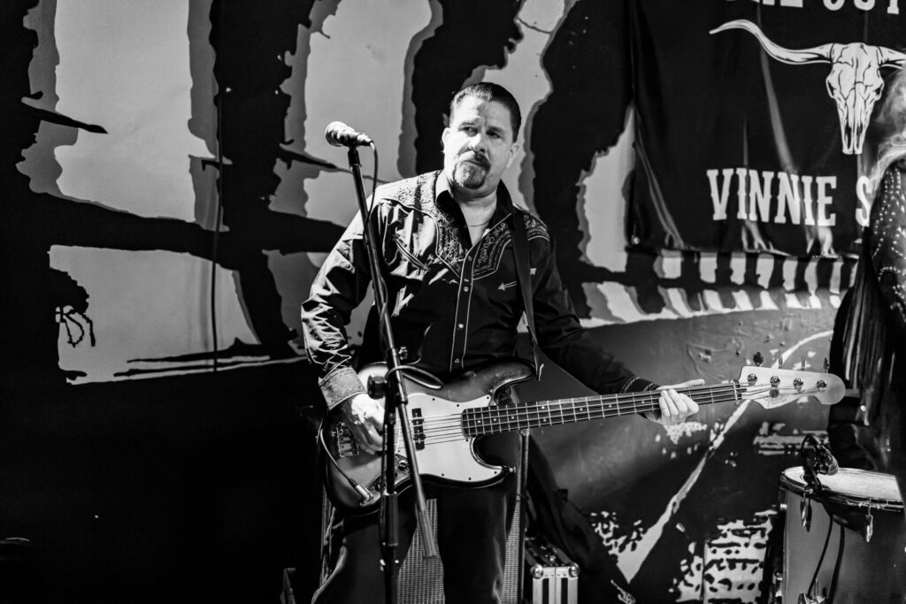 THE OUTLAW VINNIE STIGMA (2025-11-06) — photograph 10