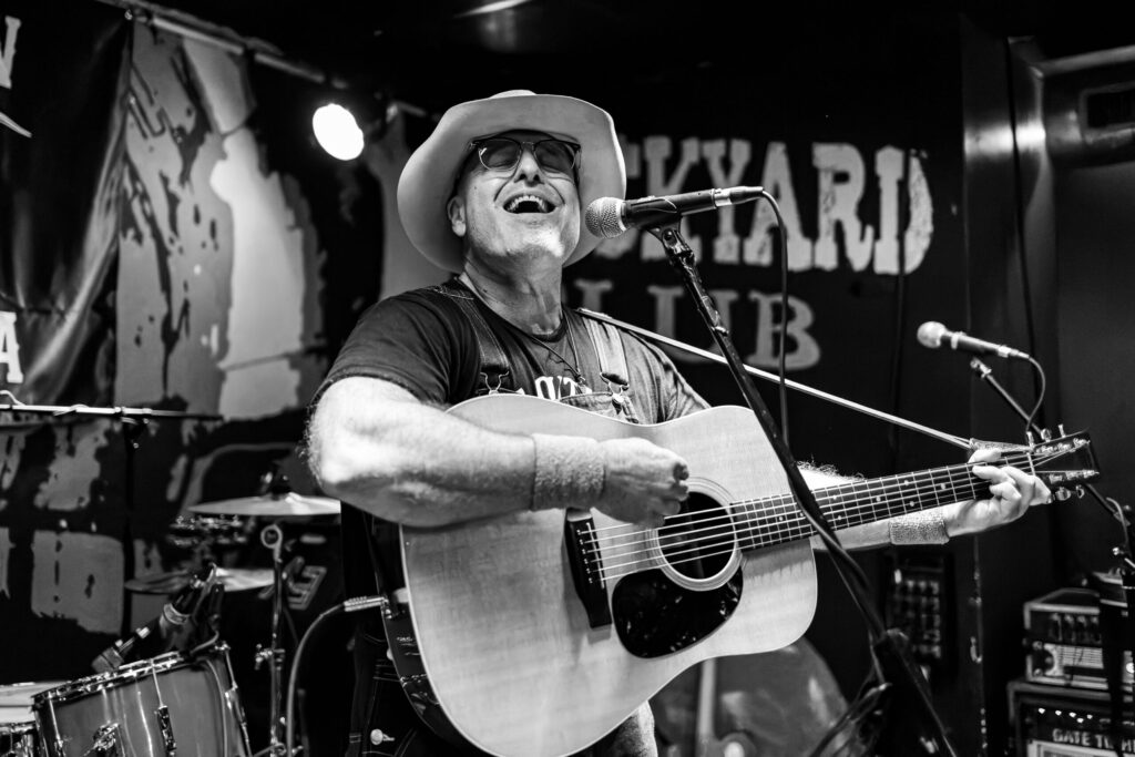 THE OUTLAW VINNIE STIGMA (2025-11-06) — photograph 18