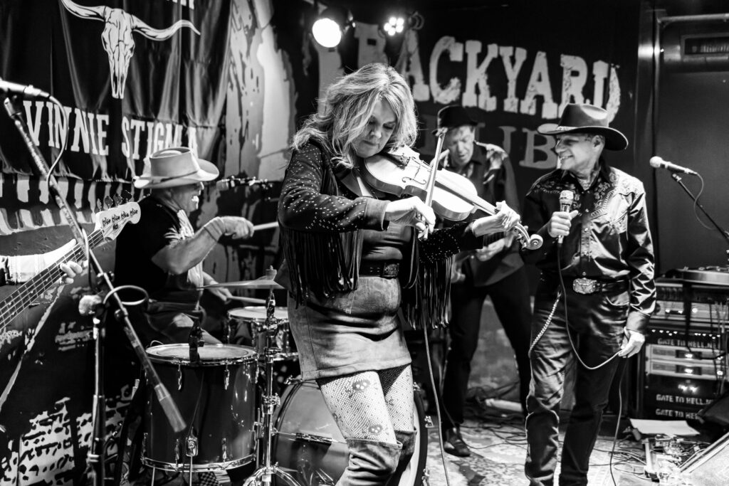 THE OUTLAW VINNIE STIGMA (2025-11-06) — photograph 22