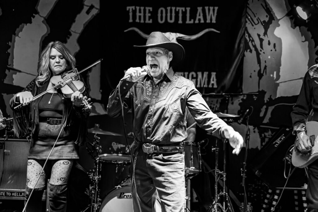 THE OUTLAW VINNIE STIGMA (2025-11-06) — photograph 24