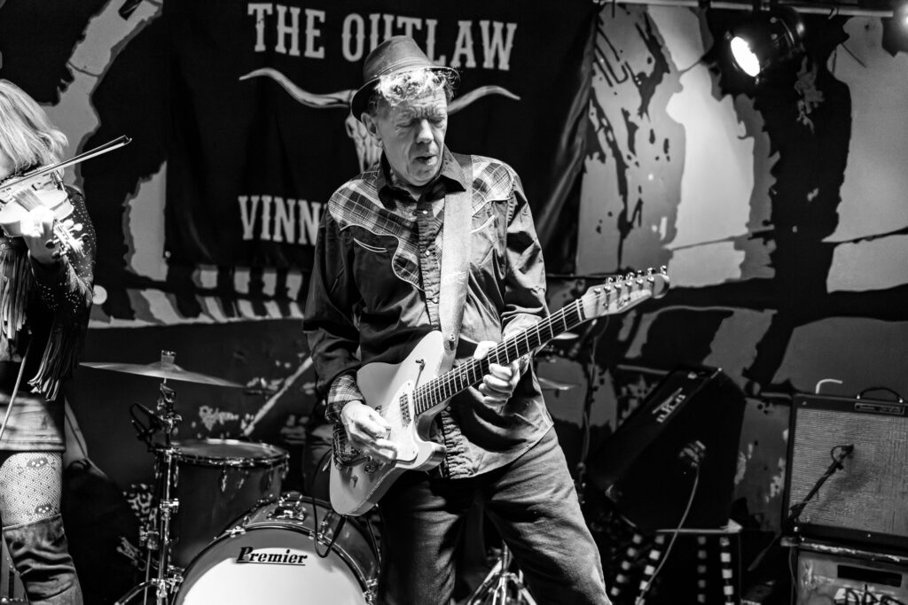 THE OUTLAW VINNIE STIGMA (2025-11-06) — photograph 25