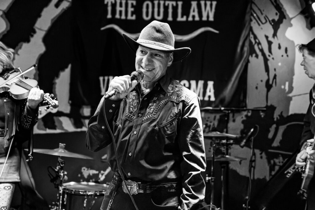 THE OUTLAW VINNIE STIGMA (2025-11-06) — photograph 26