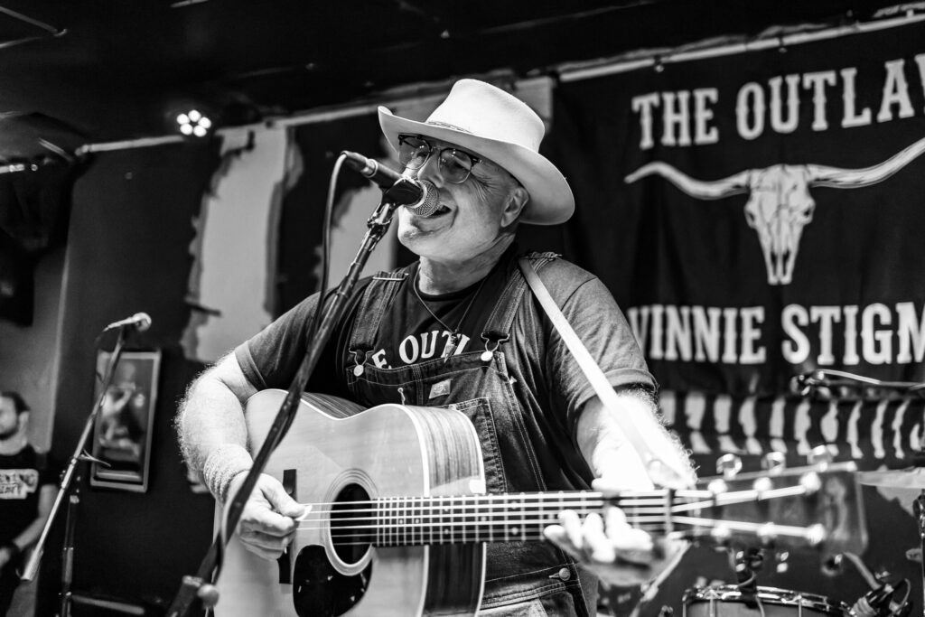 THE OUTLAW VINNIE STIGMA (2025-11-06) — photograph 28